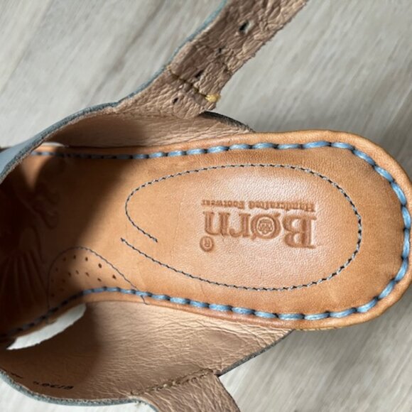 Born Wedge sandles - Picture 3 of 5